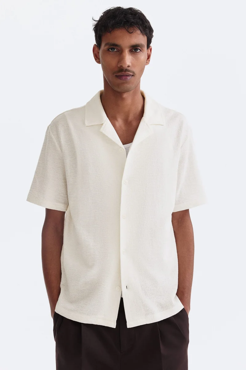 اتش اند ام قميص ريزورت بقصّة عادية